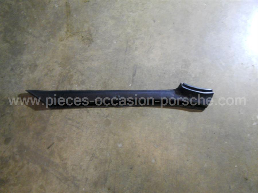 Revêtement encadrement D pare-brise Porsche 924